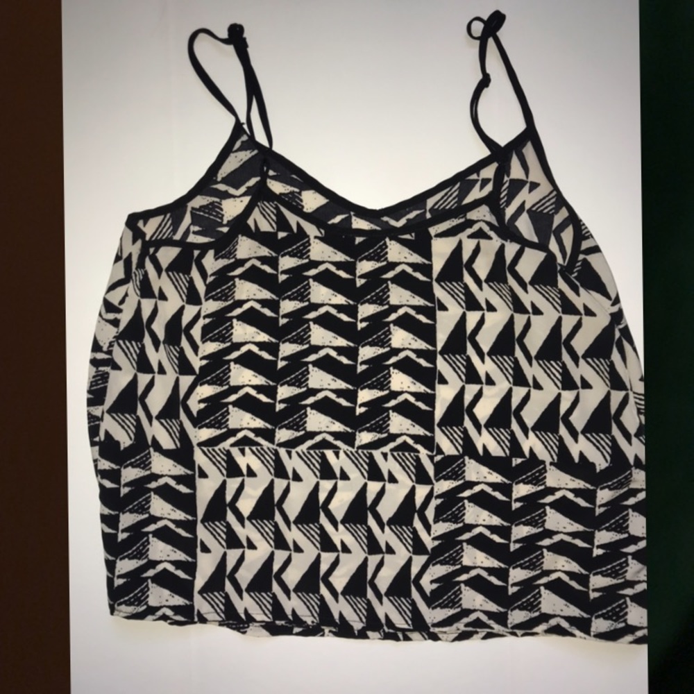 Triangle patterned tank top - Picture 2 of 4